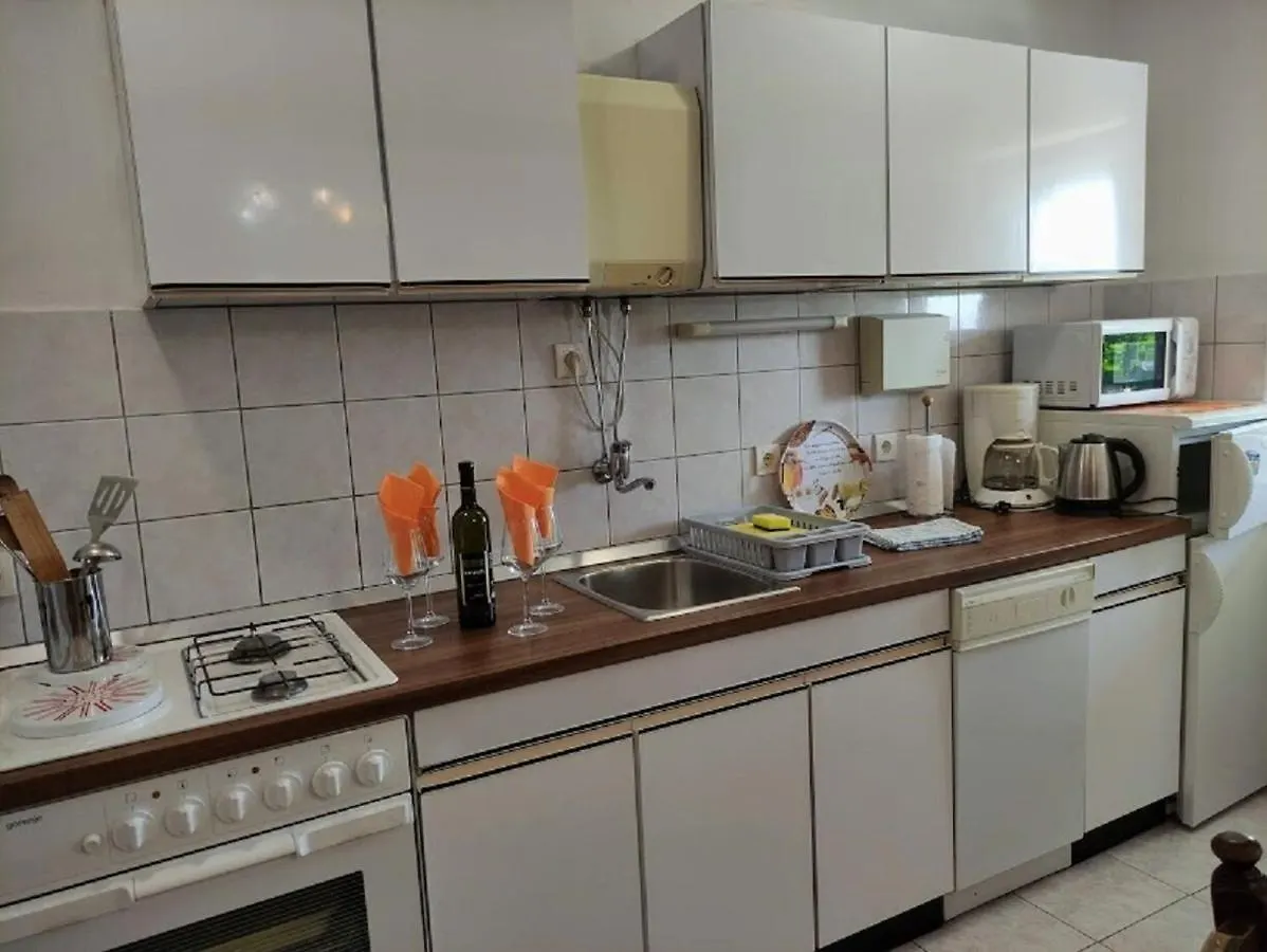 Apartments Mira Novi Vinodolski