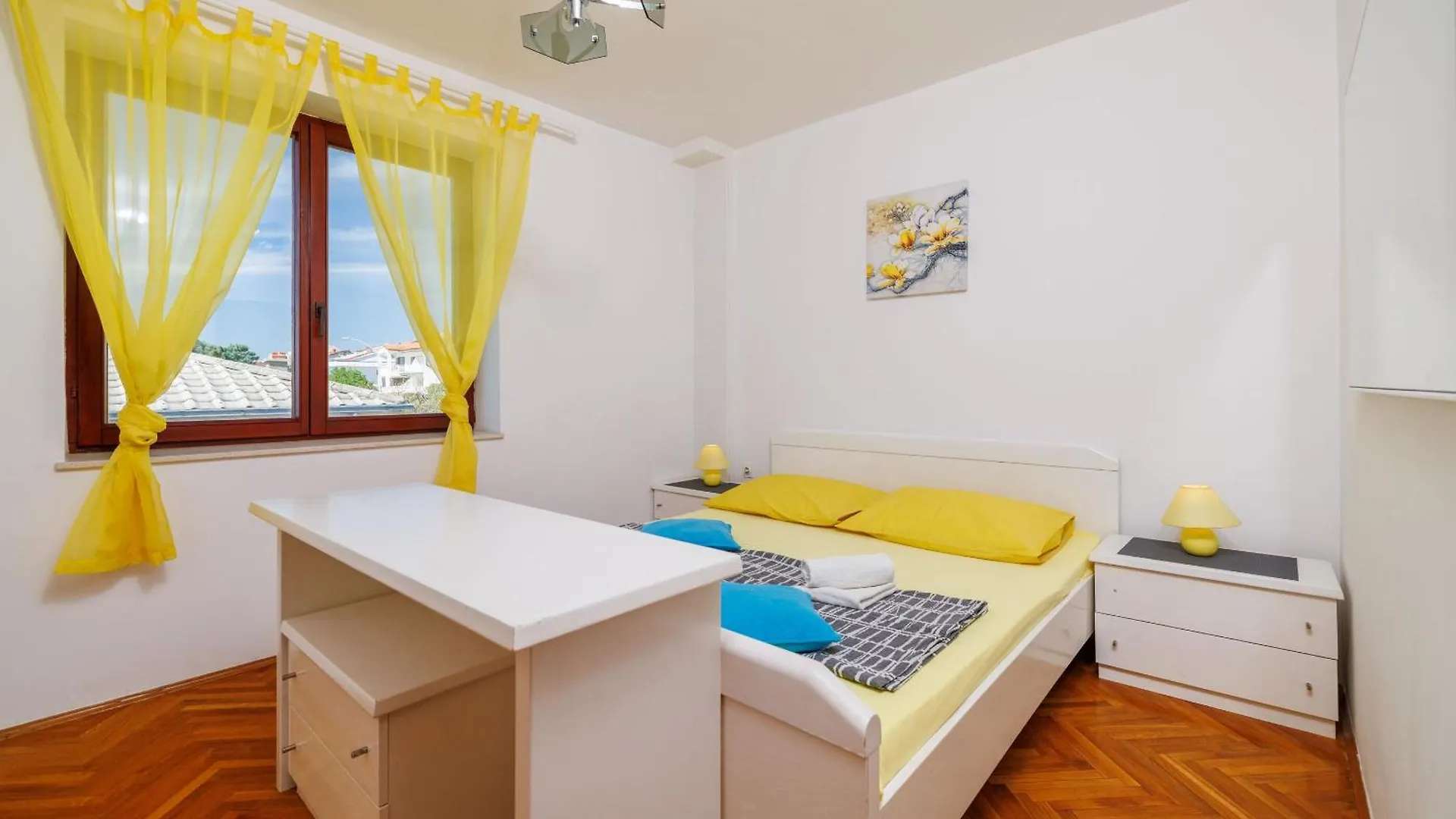 Apartments Mira Novi Vinodolski 0*,