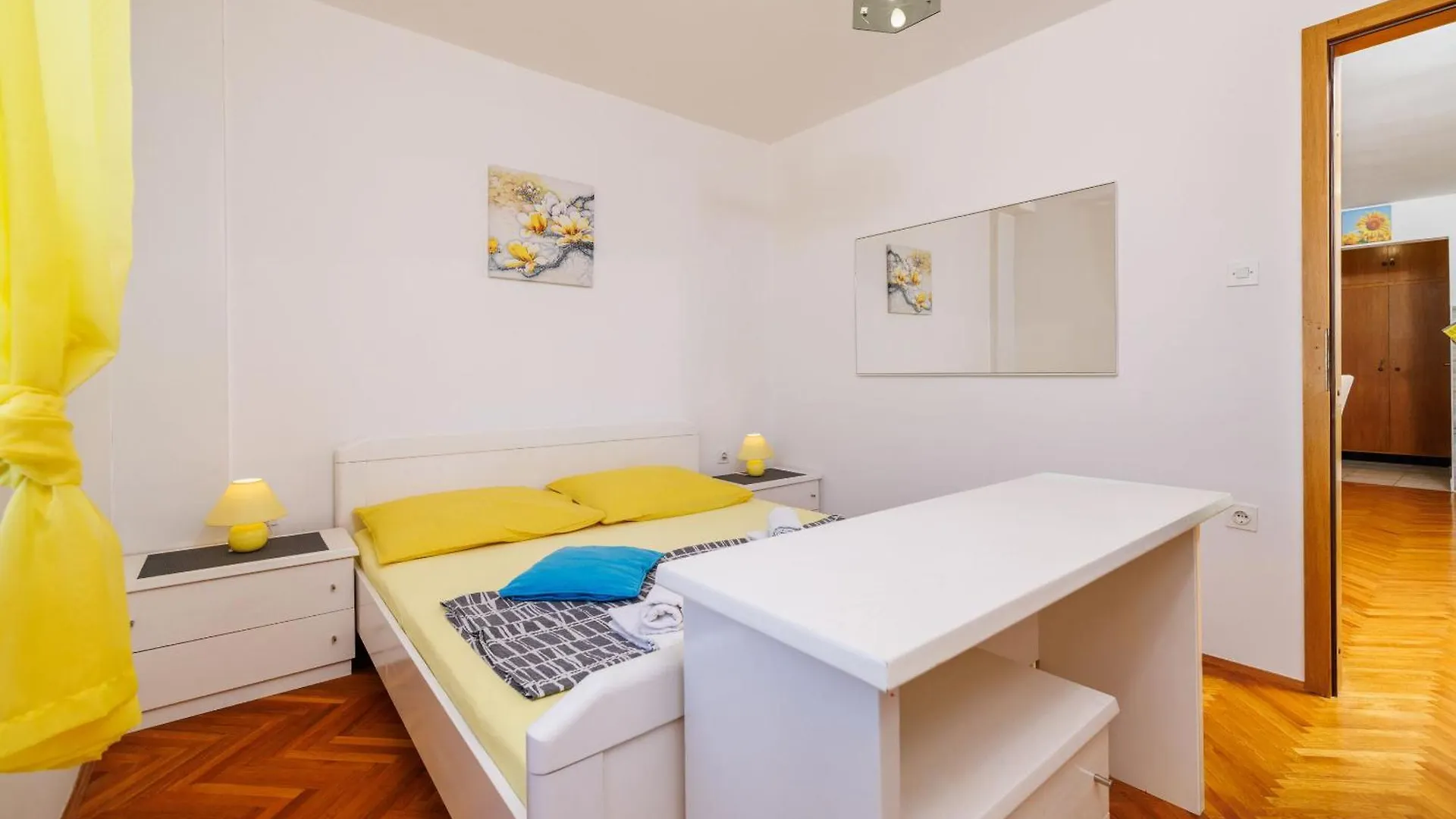 Apartments Mira Novi Vinodolski