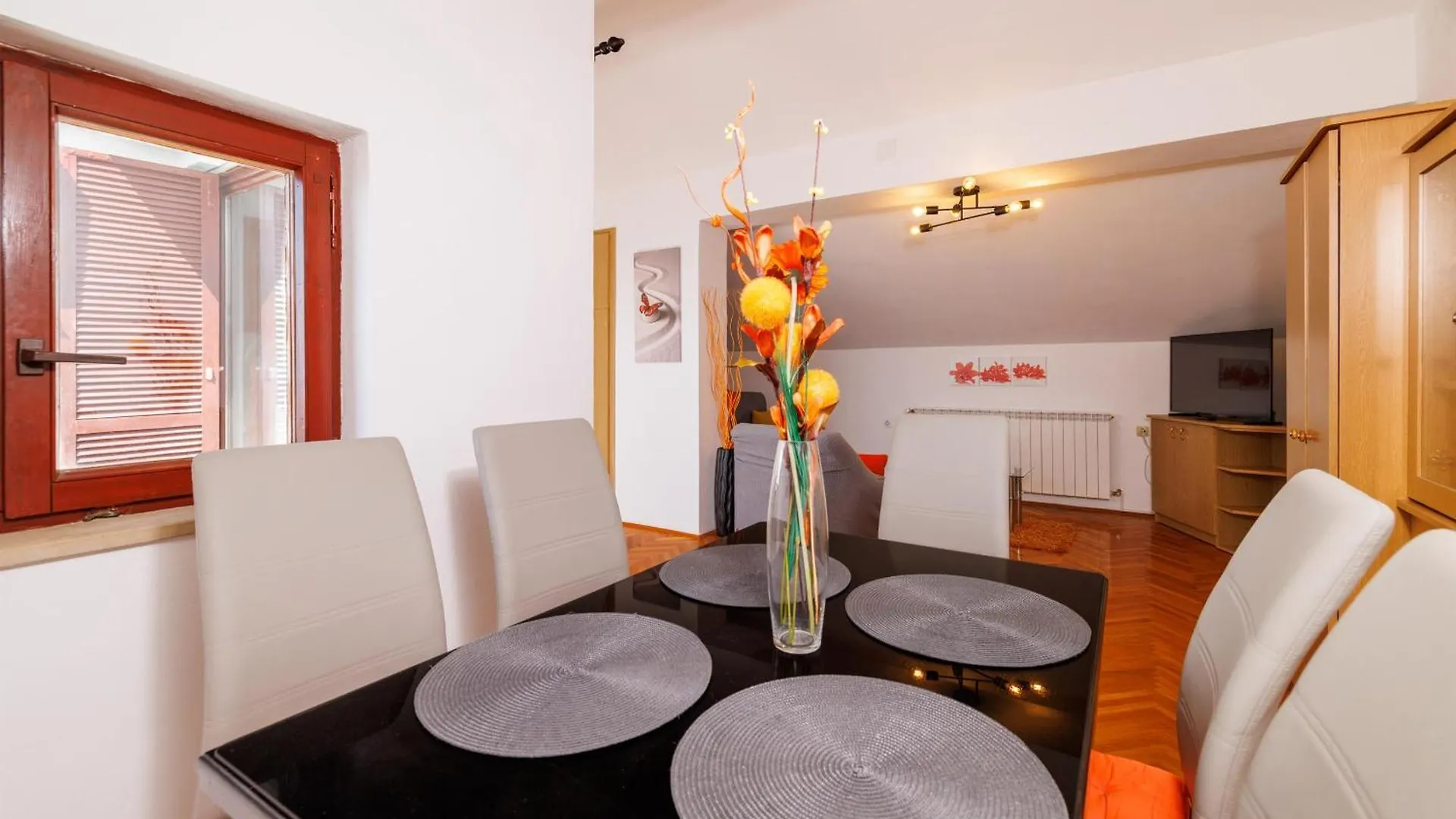Apartments Mira Novi Vinodolski