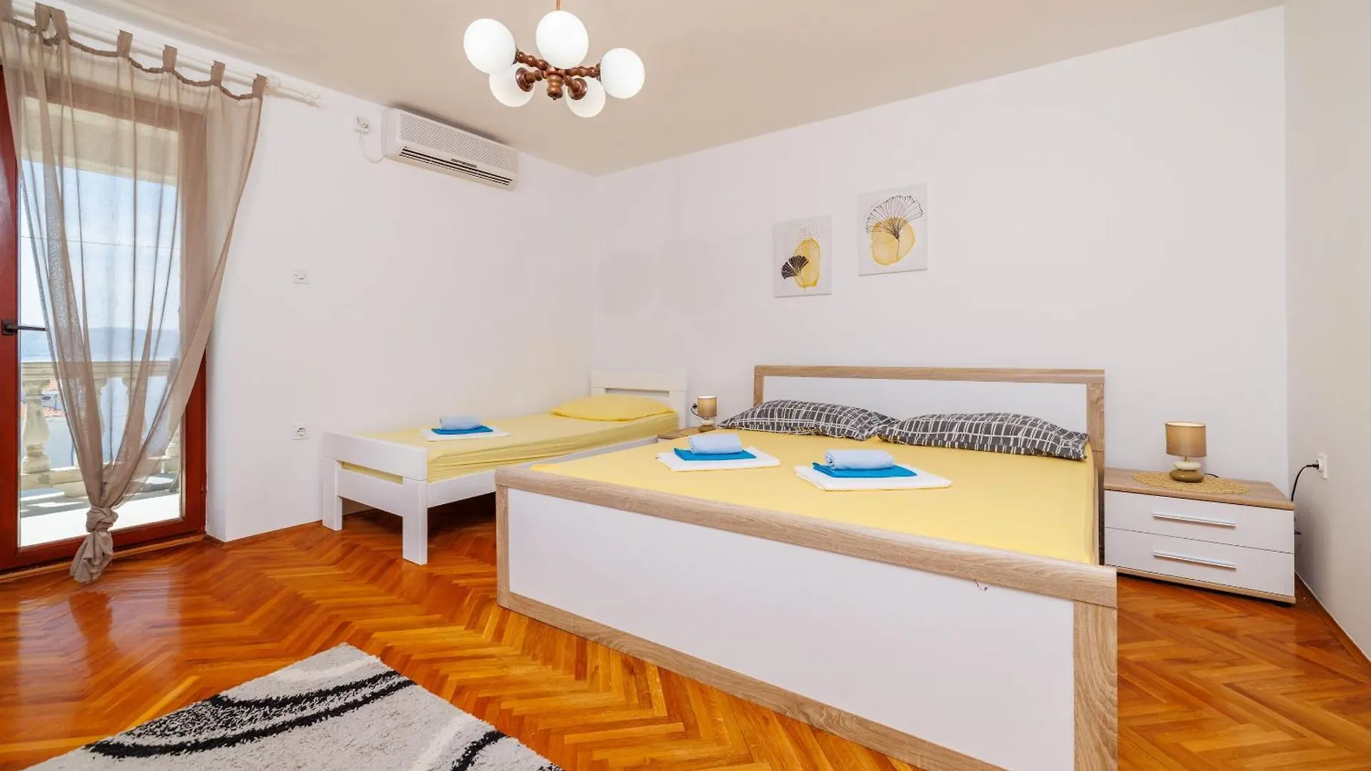 Apartments Mira Novi Vinodolski