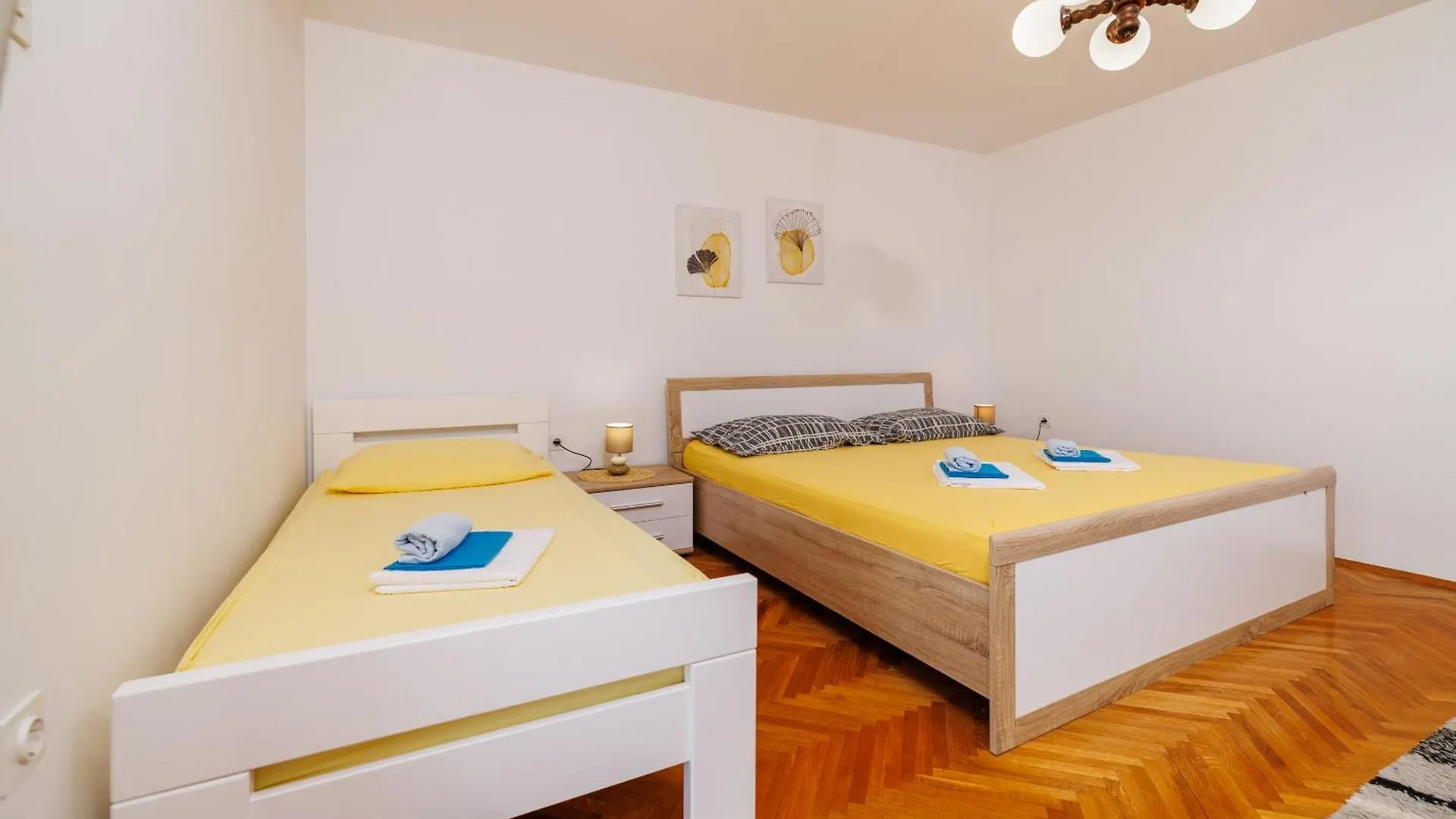 Apartments Mira Novi Vinodolski