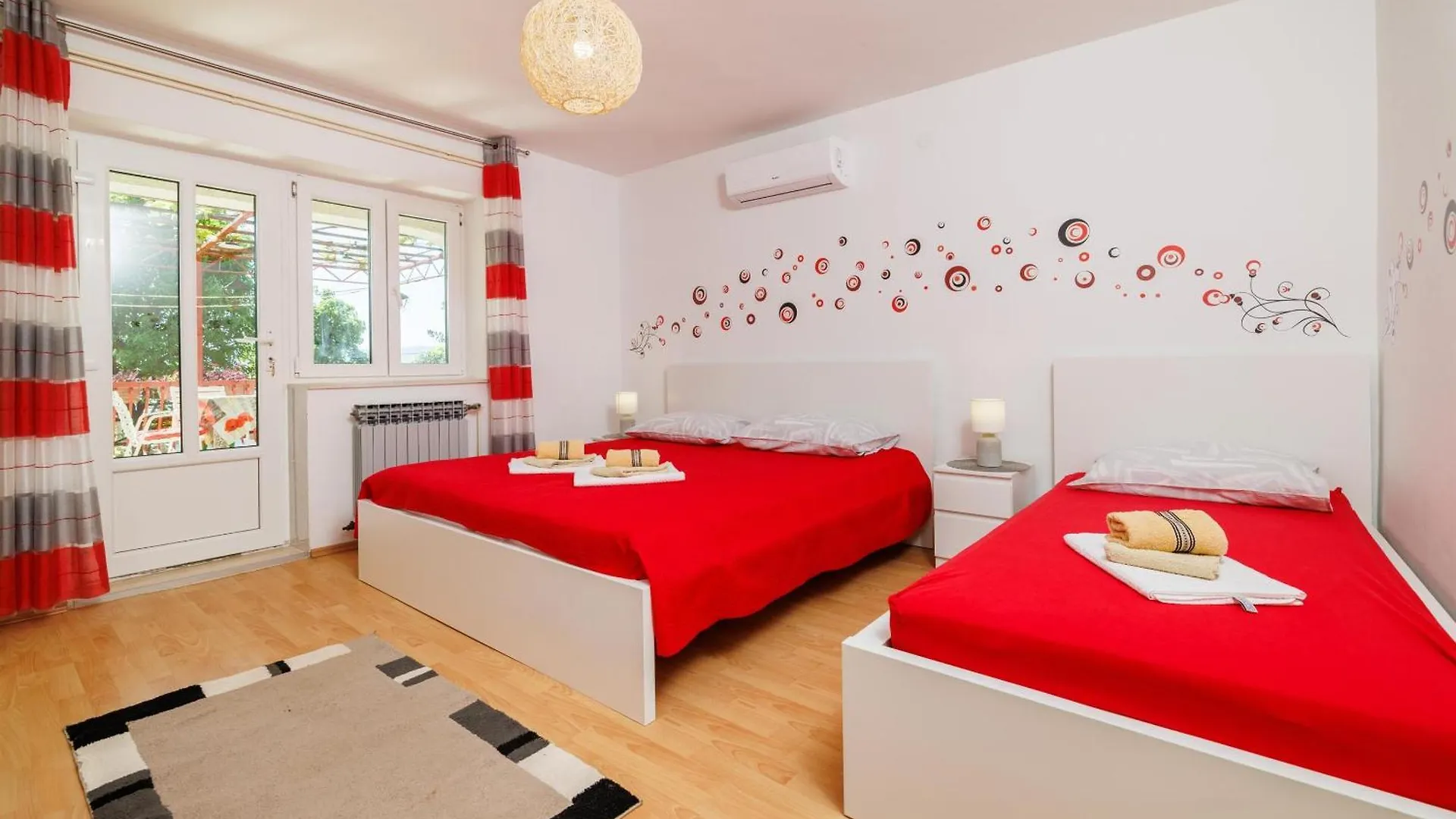 Apartments Mira Novi Vinodolski