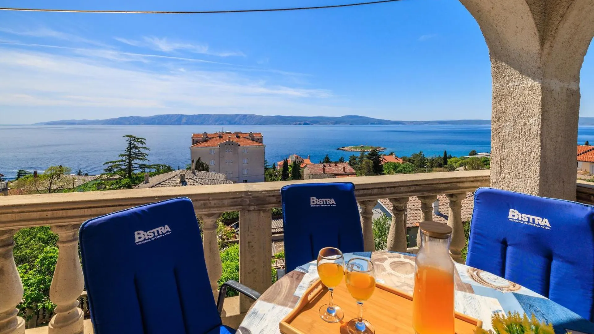 Apartments Mira Novi Vinodolski
